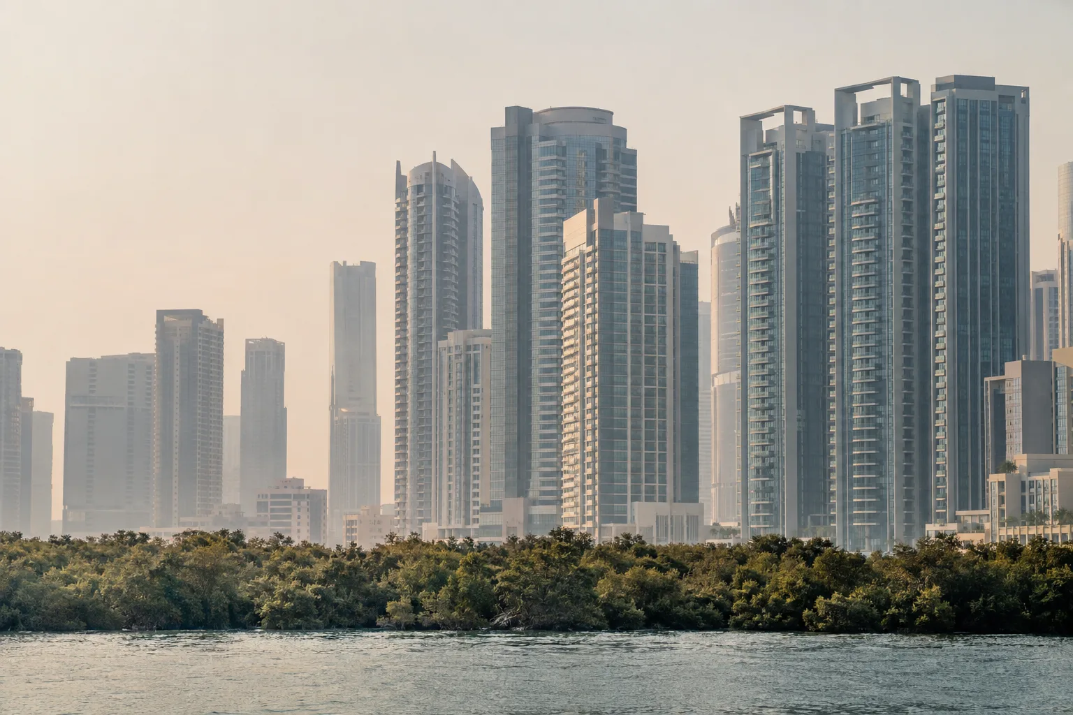 Abu Dhabi Golden Visa by property: threshold, real budget and pitfalls