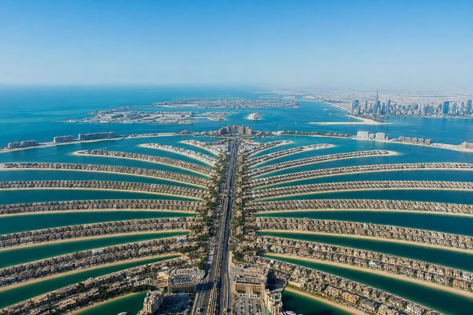 Vue aérienne de Palm Jumeirah avec ses villas et résidences en front de mer